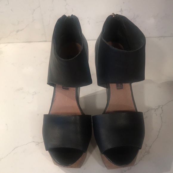 Steven Madden Black Wedges - Picture 2 of 5
